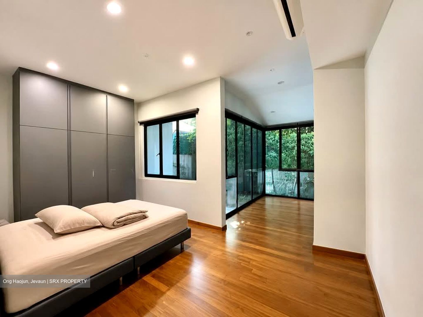 Kim Seng Promenade (D9), Terrace #566837361